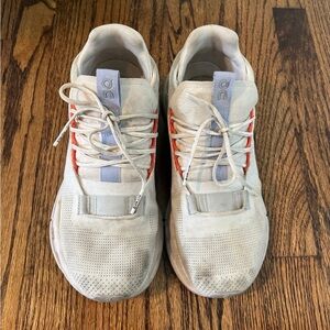 On Cloud Nova size 8.5 sneaker